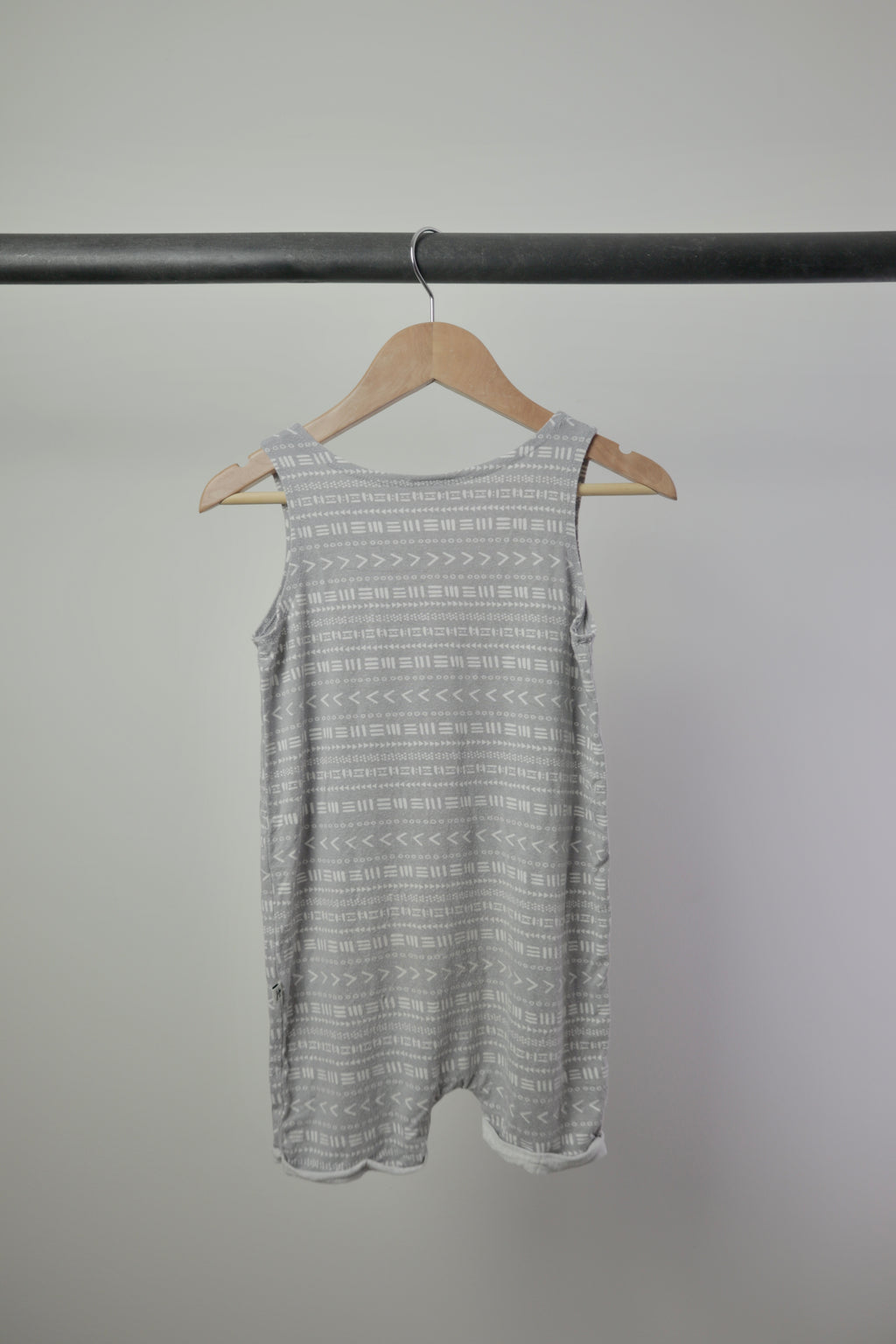Jax & Lennon — Grey Geometric Shorty Romper — 2/3Y