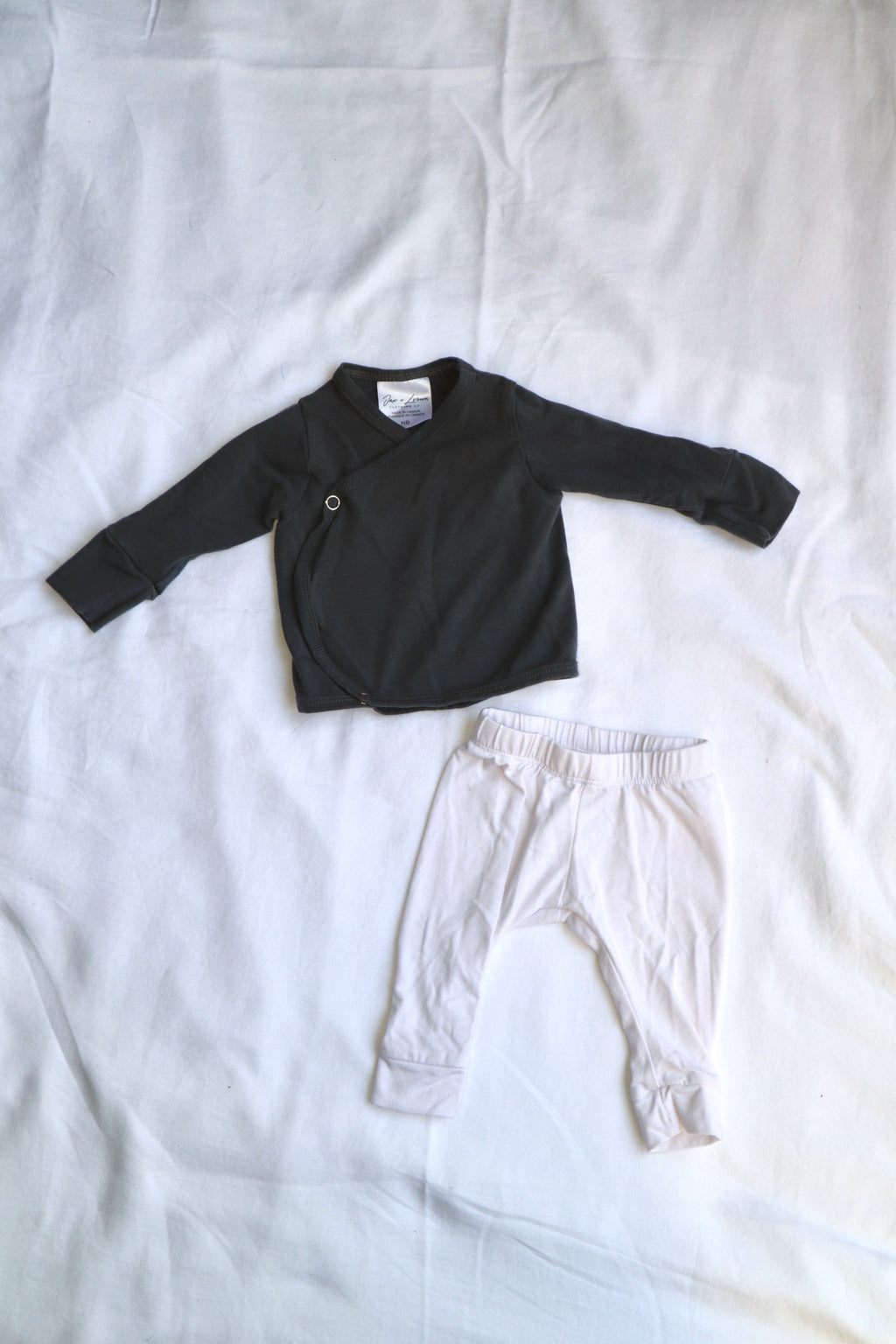 Jax + Lennon — Wrap Set — Dark Grey & White — Newborn