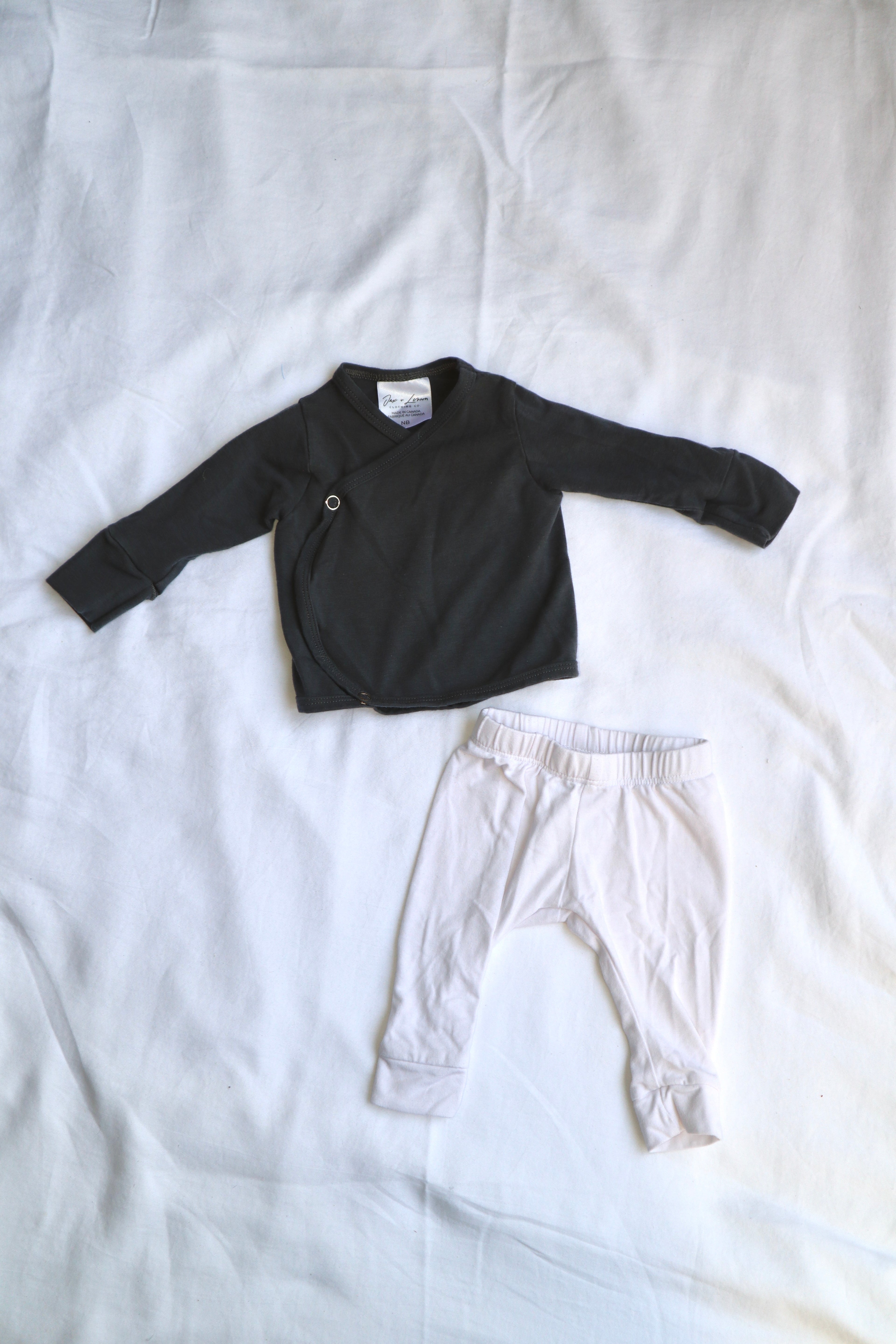 Jax + Lennon — Wrap Set — Dark Grey & White — Newborn