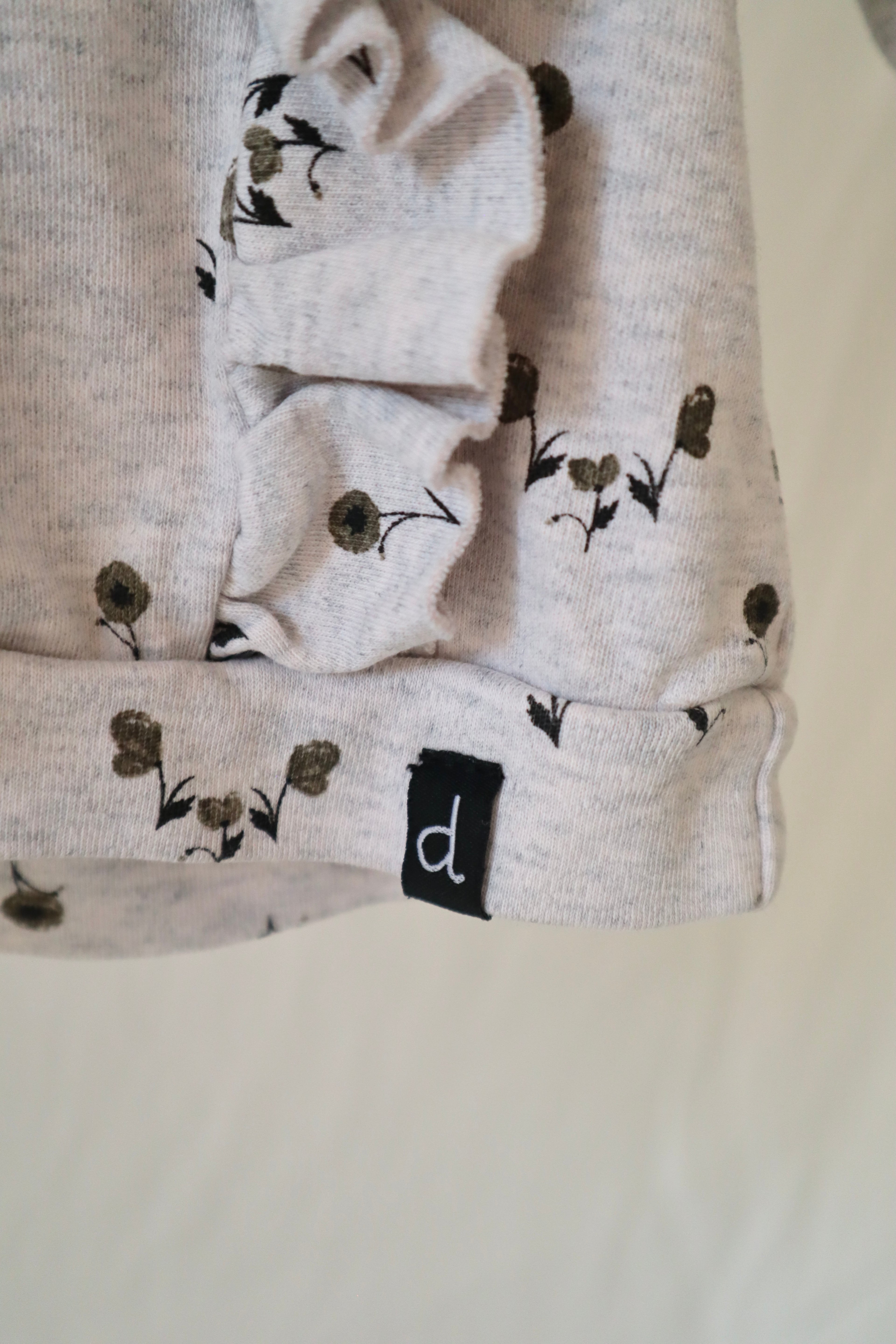 Deux par Deux — Organic Ruffle Hedgehog Sweatshirt — 6M