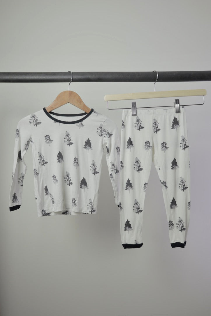 Kyte Baby — Bamboo Long Sleeve Pajama Set — Evergreen Print — 3T