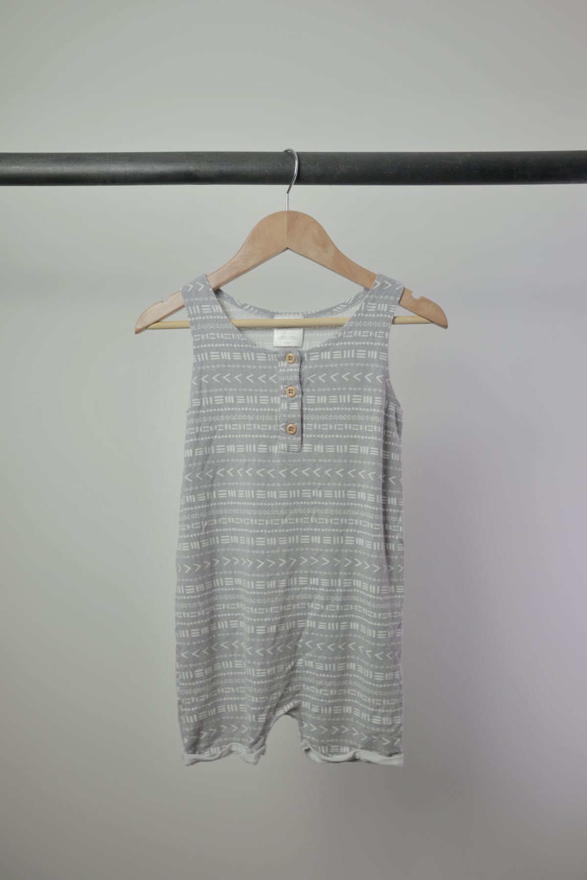 Jax & Lennon — Grey Geometric Shorty Romper — 2/3Y