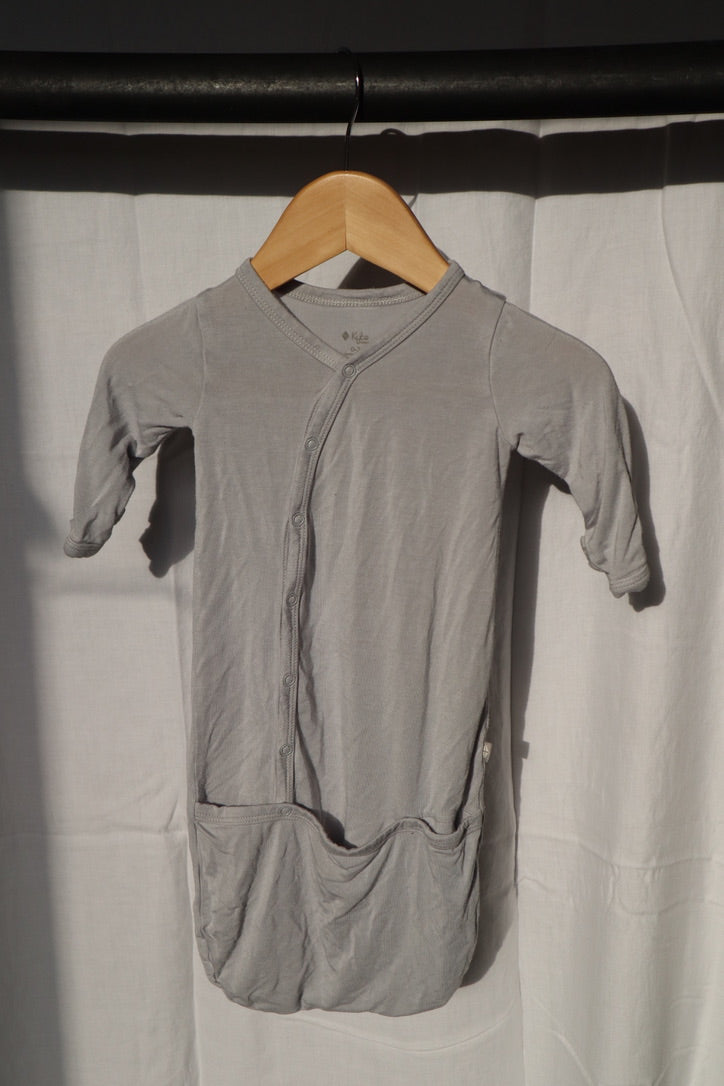 Kyte Baby Fog Grey Bamboo Snap Bundler Sleeper Gown – 0-3 Months