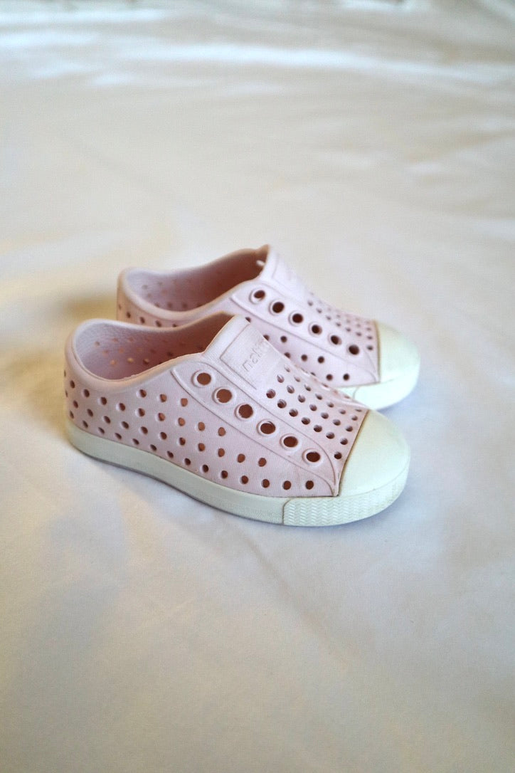 Native Jefferson Shoes — Petal Pink — C5