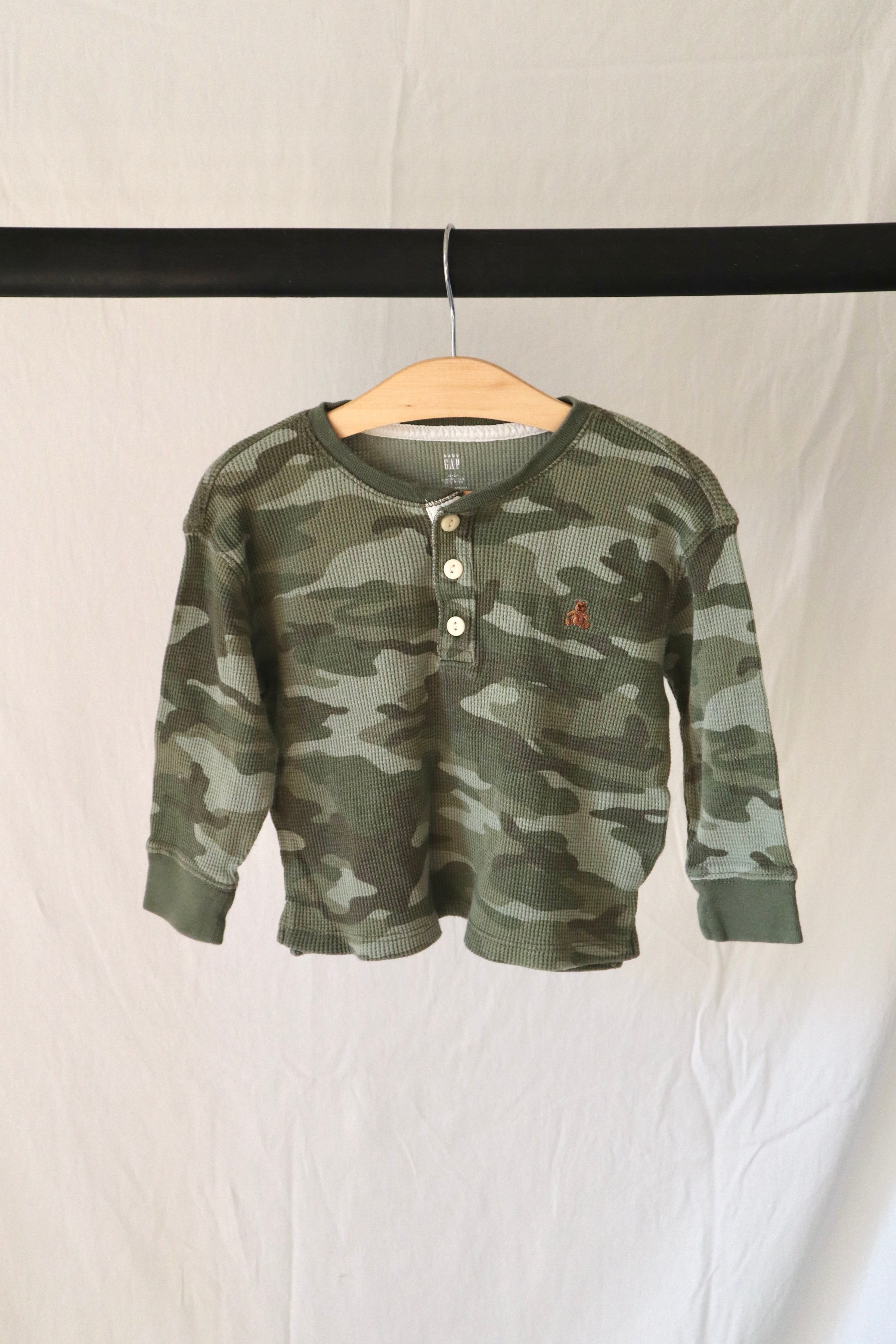 Baby Gap — Waffle Knit Camo Henley — 18–24M