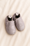 NWT Robeez — Pretty Pearl Lavender Soft Sole Leather Shoes — 0–6M