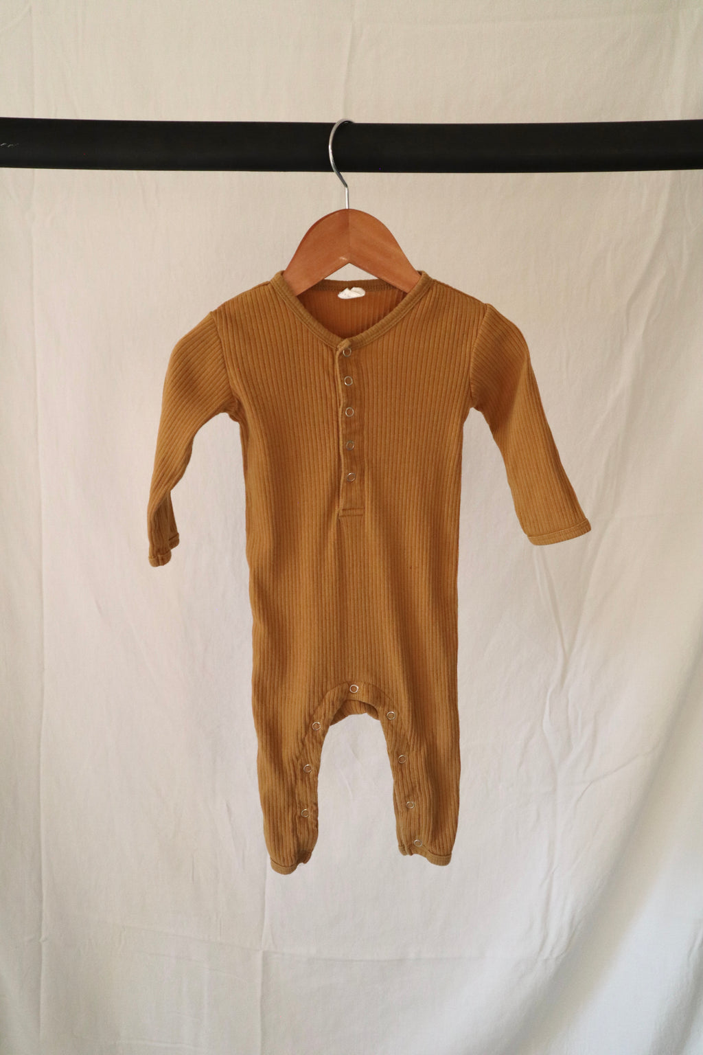 Quincy Mae — Organic Cotton Ribbed Footless Sleeper — 3–6M