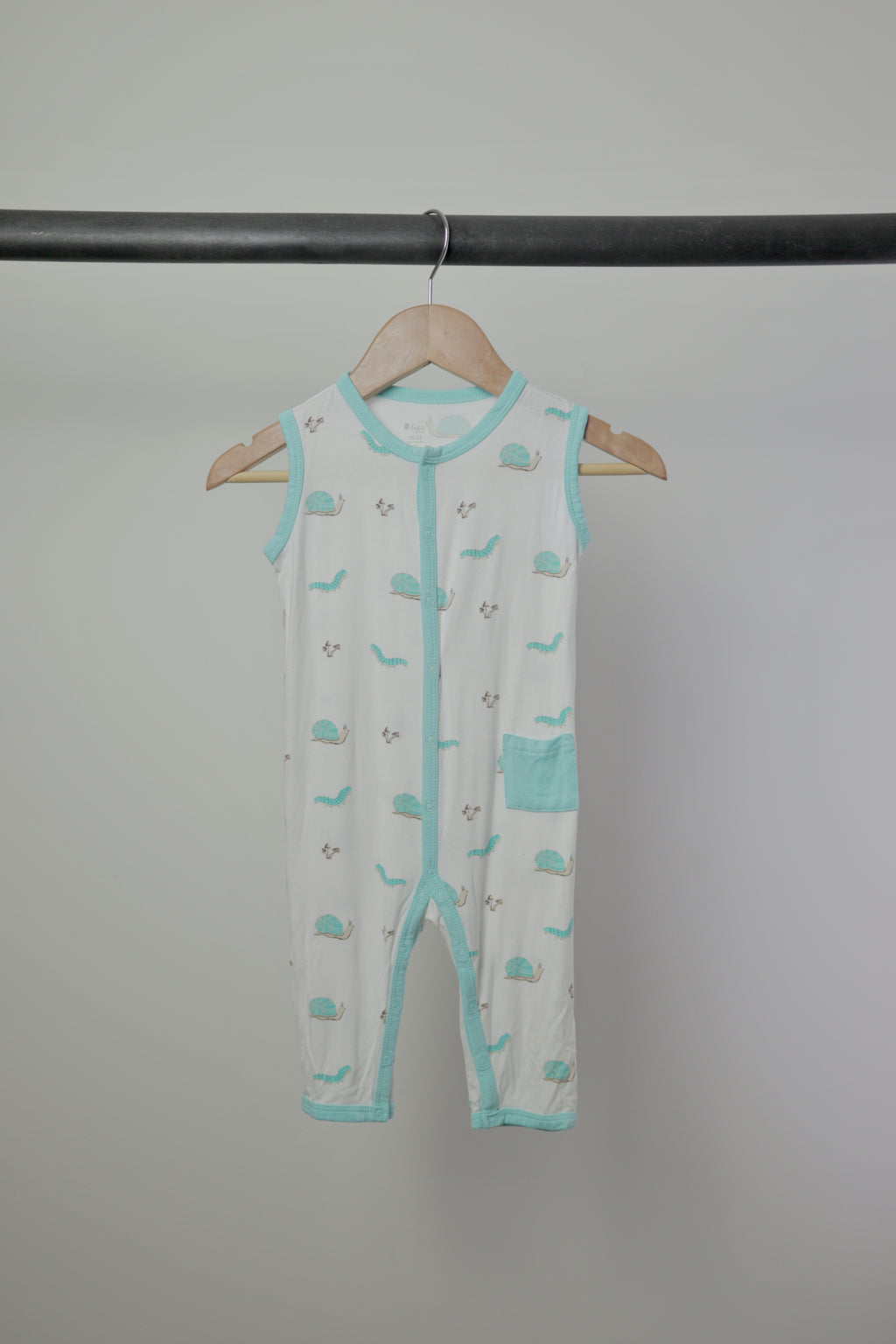 Kyte Baby Bamboo Sleeveless Snap Romper — Retired Snail + Caterpillar Print — 18–24M