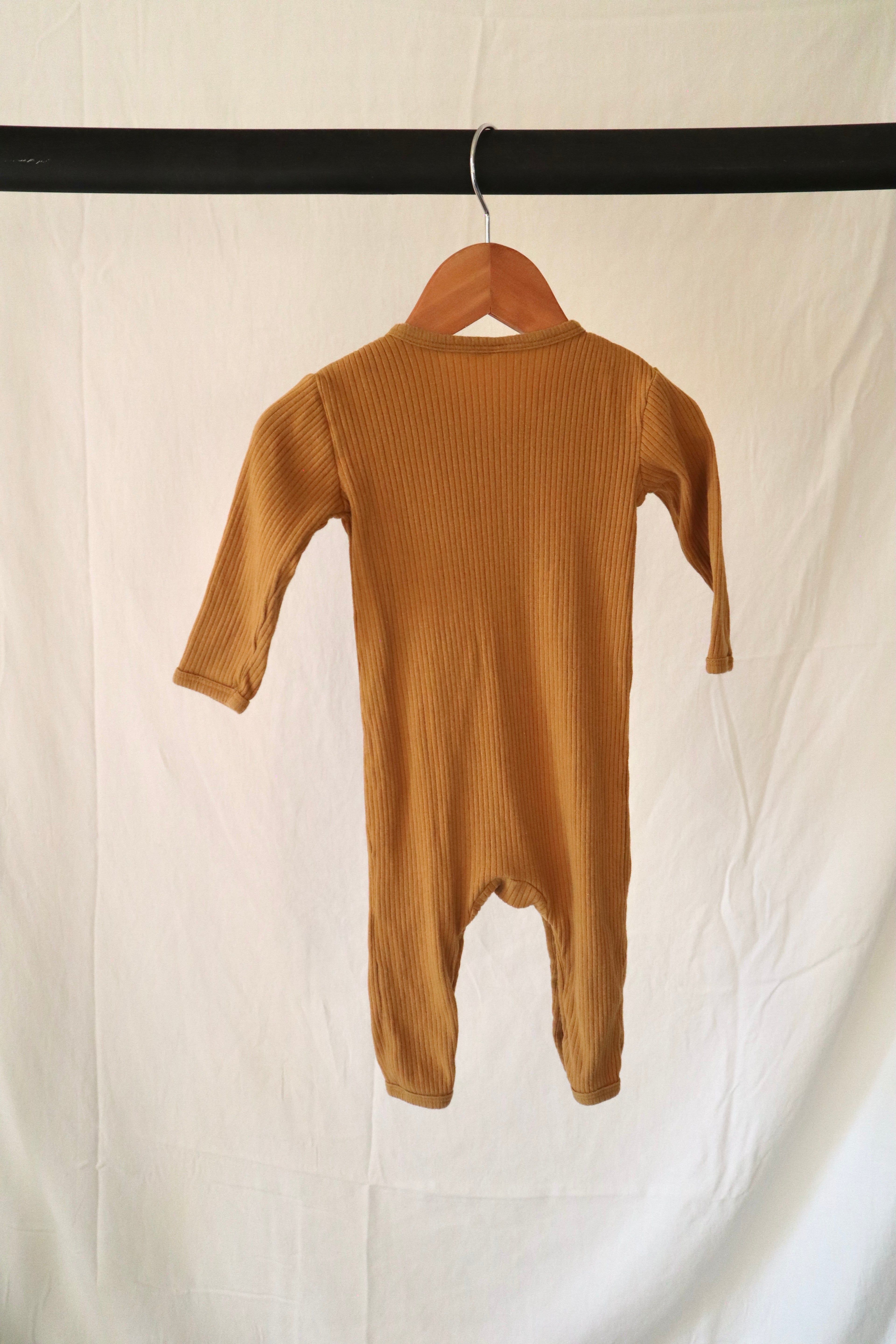 Quincy Mae — Organic Cotton Ribbed Footless Sleeper — 3–6M