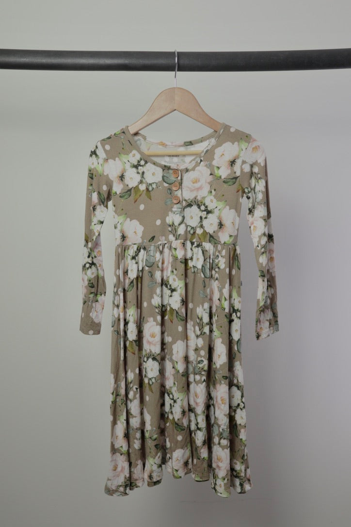 Posh Peanut — NWOT Dauphine Floral Henley Twirl Dress — Taupe/Blush — 6T