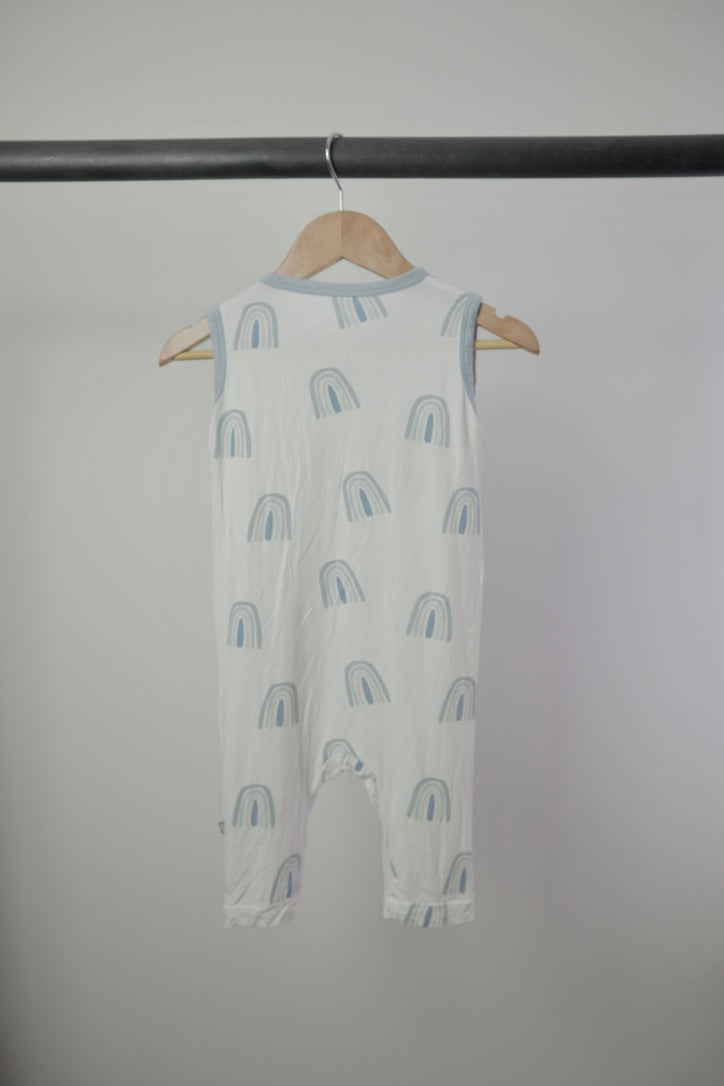 Kyte Baby — Sleeveless Bamboo Romper in Rainbows — 3T